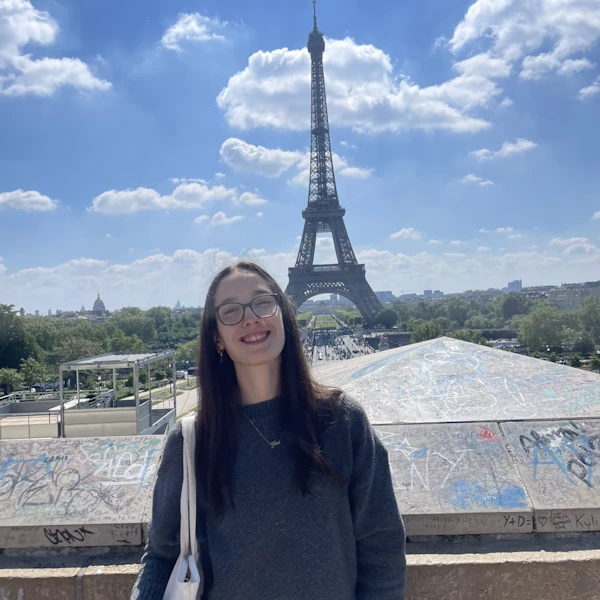 Flore – Au pair profile photo